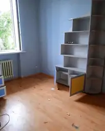 Уборка квартиры после квартирантов. Комната до уборки